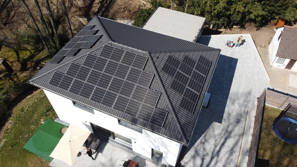 PV-Anlagen_025 Fischerhaus Fertighaus Holzhaus Niedrigenergiehaus Sonnen Photovoltaik Solar Stromspeicher Qualität aus Bayern